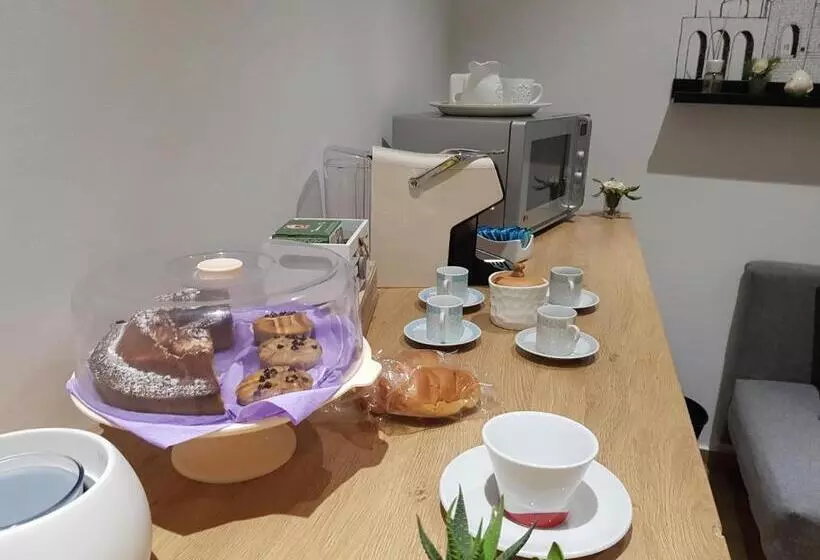 تختخواب و صبحانه Handy