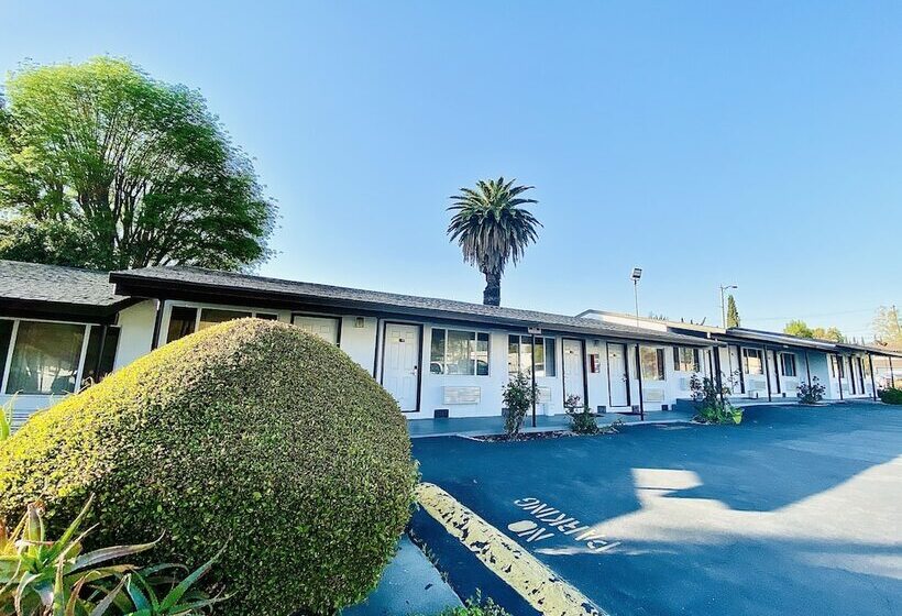 호텔 Casa Blanca Inn & Suites Whittier
