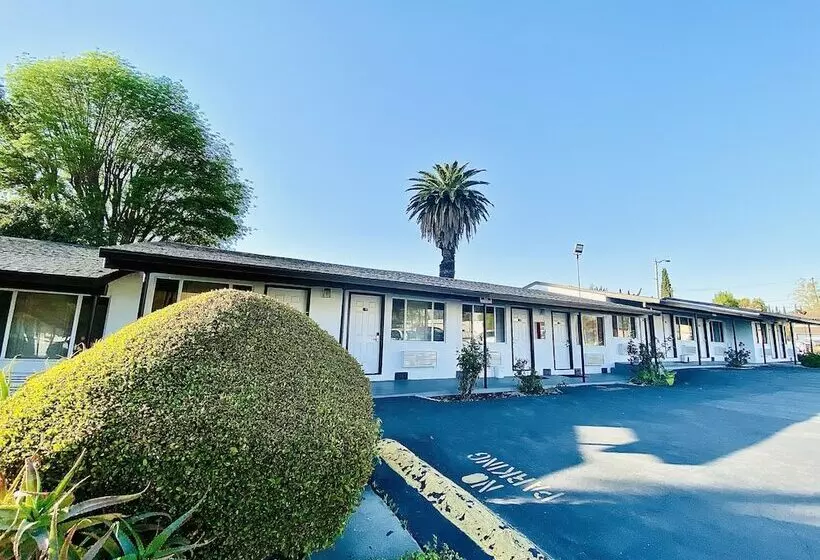 Hotelli Casa Blanca Inn & Suites Whittier