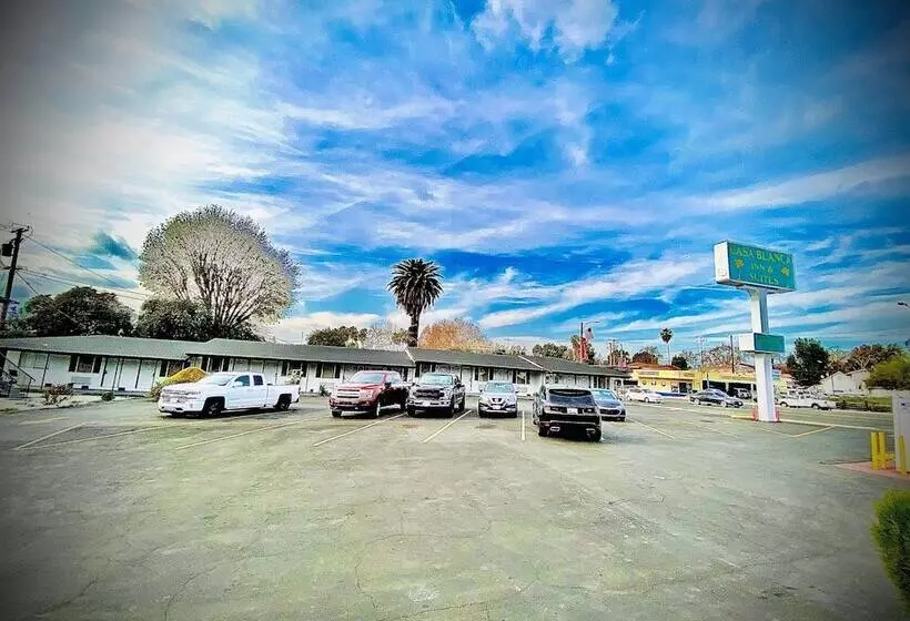 Hotelli Casa Blanca Inn & Suites Whittier