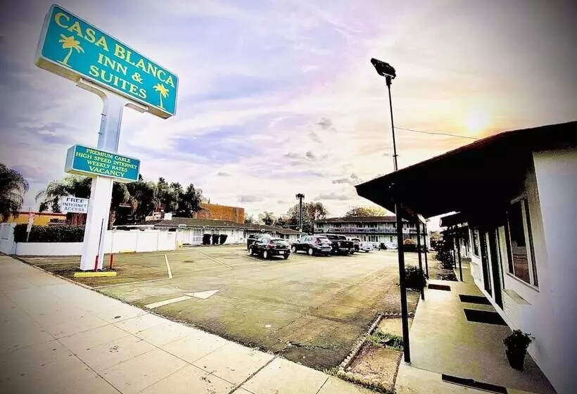 Hotelli Casa Blanca Inn & Suites Whittier