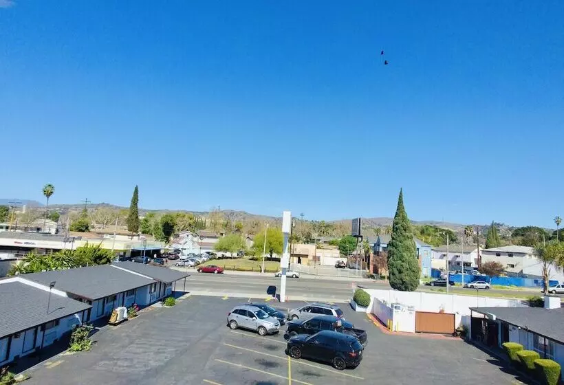 Hotelli Casa Blanca Inn & Suites Whittier