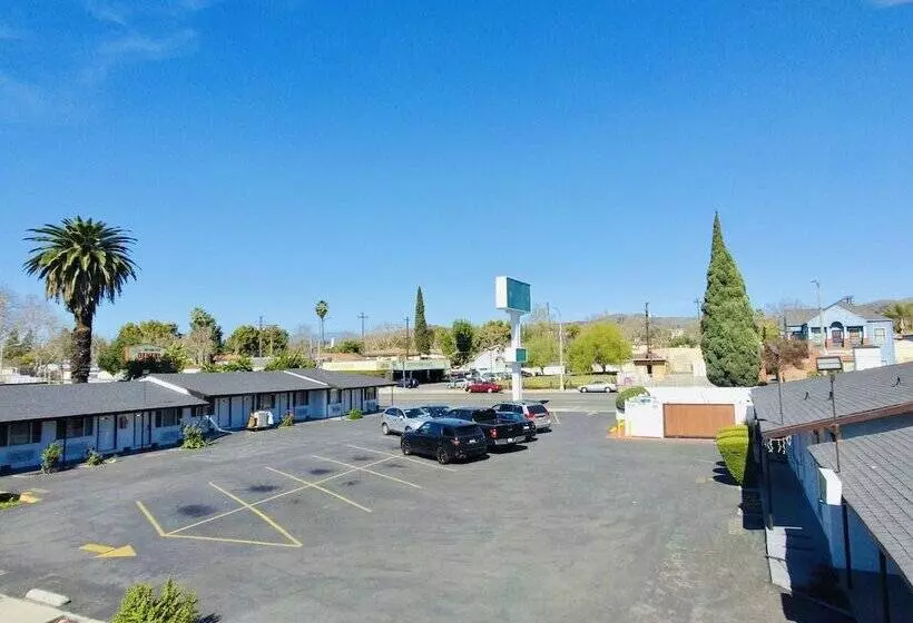 Hotelli Casa Blanca Inn & Suites Whittier