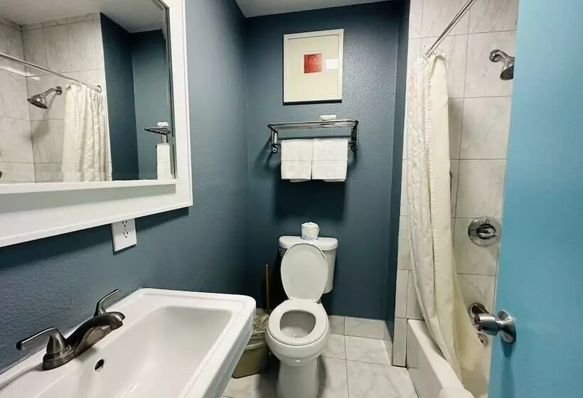 Hotelli Casa Blanca Inn & Suites Whittier