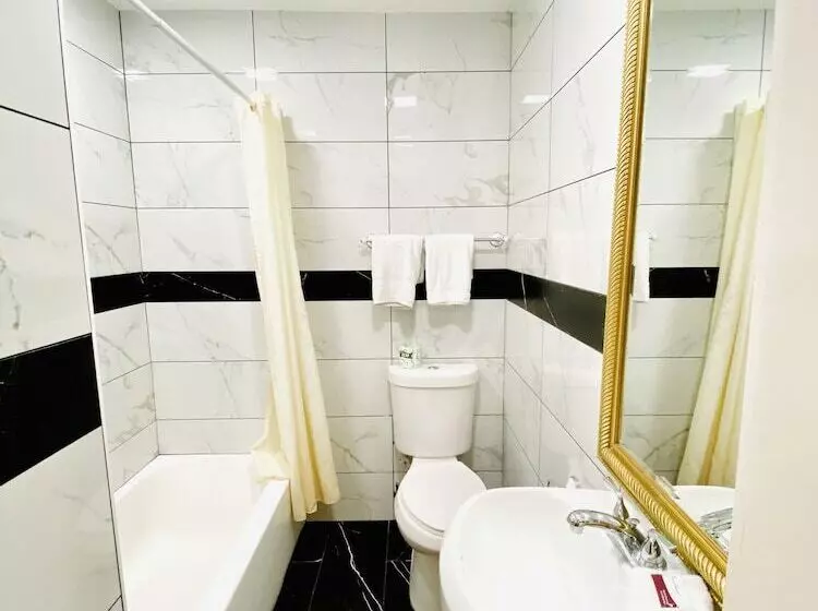 Hotelli Casa Blanca Inn & Suites Whittier