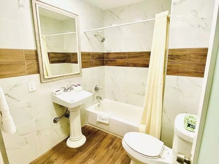 Hotelli Casa Blanca Inn & Suites Whittier