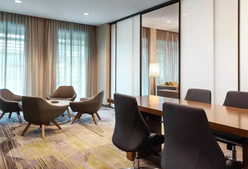 هتل Courtyard By Marriott Winter Haven