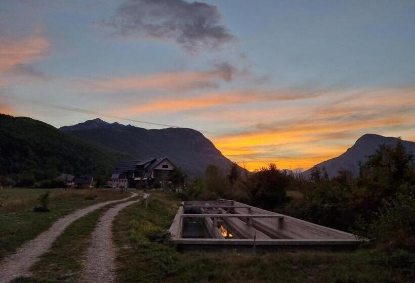 هتل & Restaurant Ada