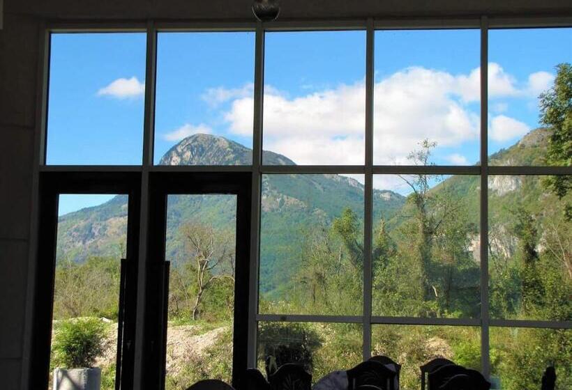 هتل & Restaurant Ada