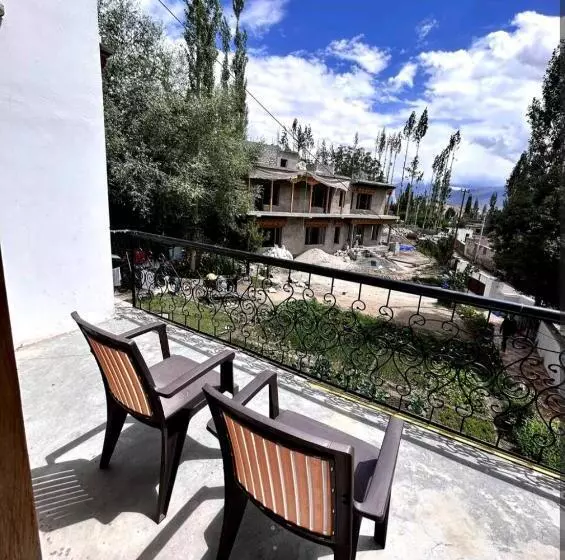 پانسیون Nilza Guest House