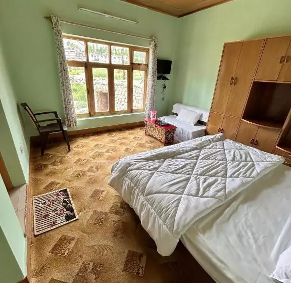 پانسیون Nilza Guest House