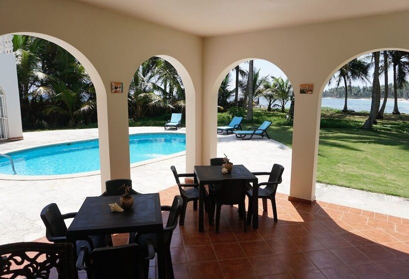 Baoba Breeze Bed & Breakfast Beachfront Paradise