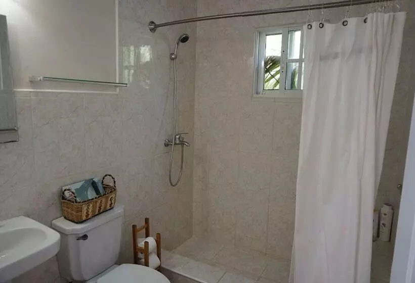 Baoba Breeze Bed & Breakfast  Beachfront Paradise