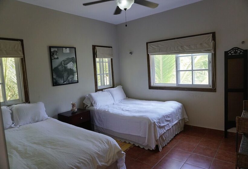 Baoba Breeze Bed & Breakfast Beachfront Paradise