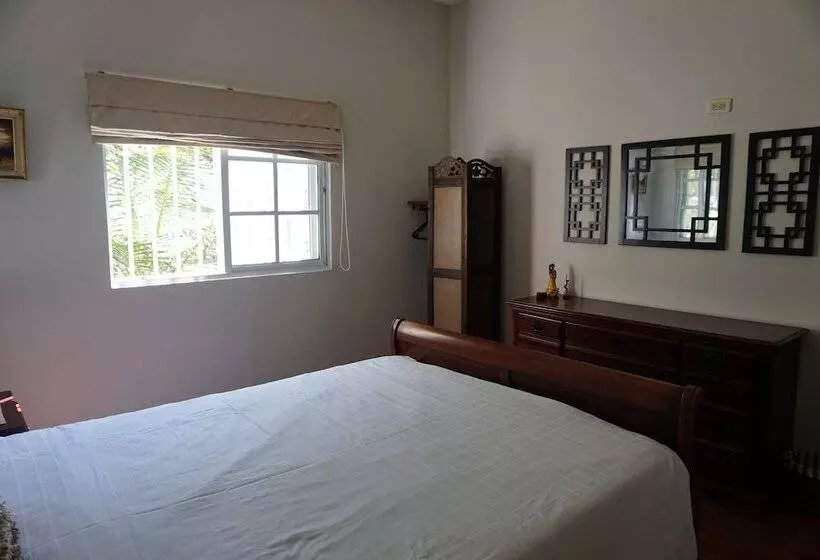 Baoba Breeze Bed & Breakfast  Beachfront Paradise