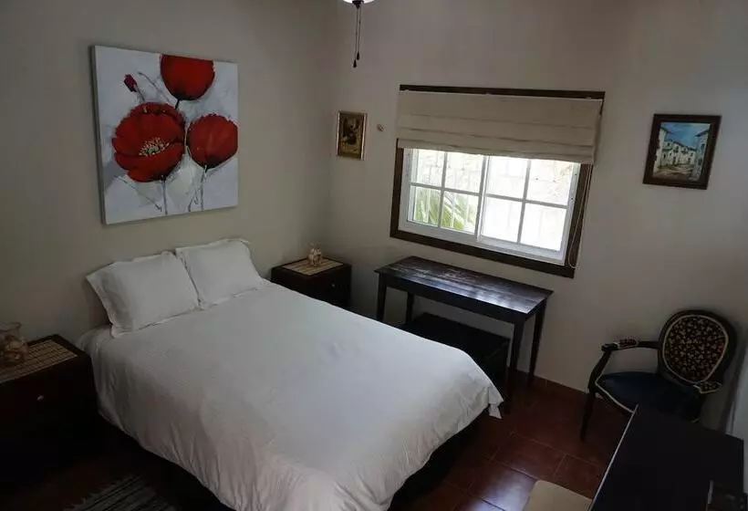 Baoba Breeze Bed & Breakfast  Beachfront Paradise