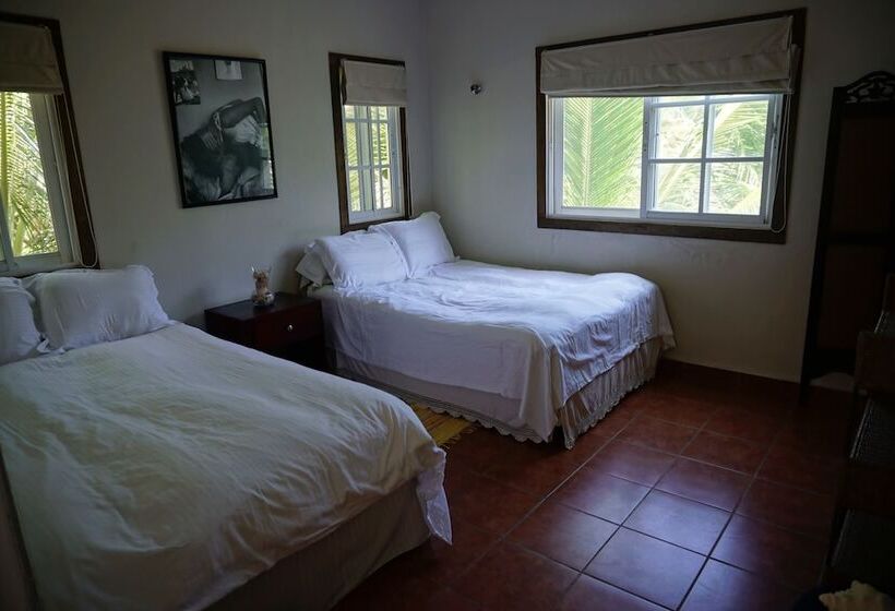 Baoba Breeze Bed & Breakfast Beachfront Paradise