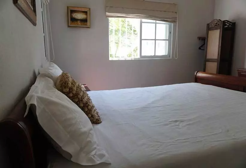 Baoba Breeze Bed & Breakfast  Beachfront Paradise