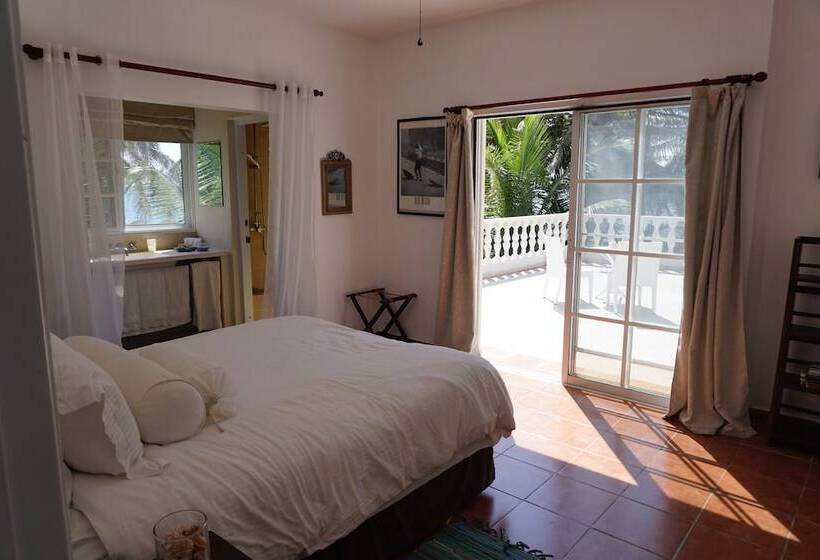 Baoba Breeze Bed & Breakfast Beachfront Paradise