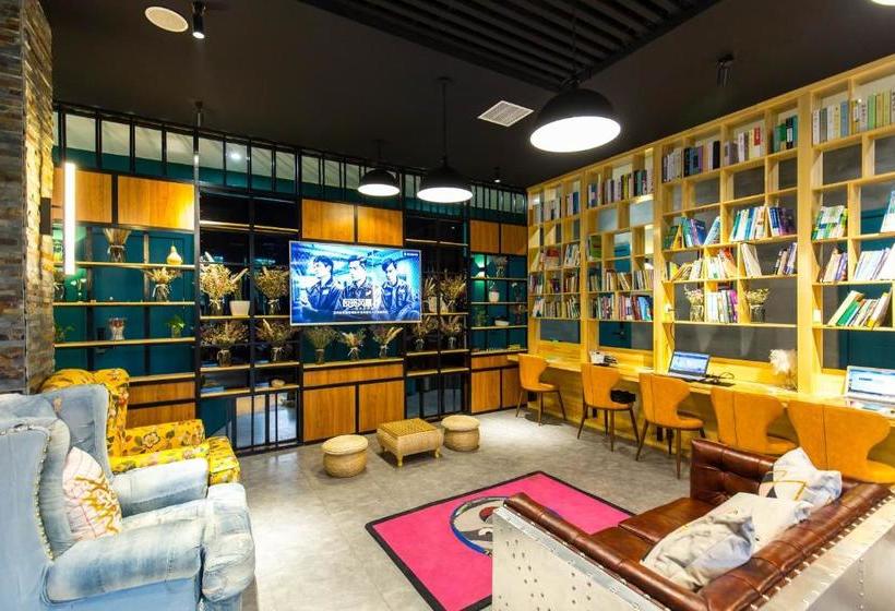 Отель Dalian Lazybill's Hostel