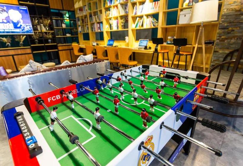 Отель Dalian Lazybill's Hostel