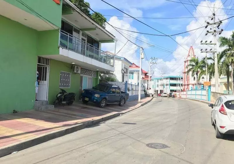 ユースホステル The Travelers Place