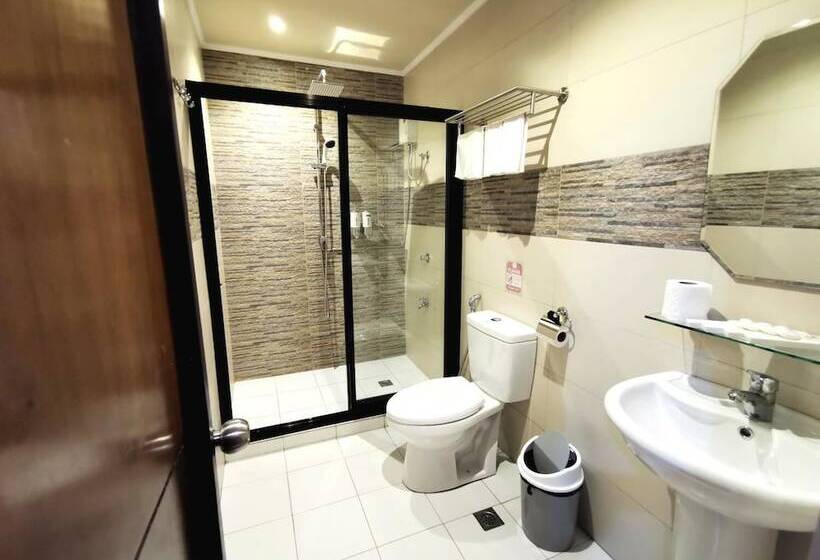 בית מלון כפרי Charms