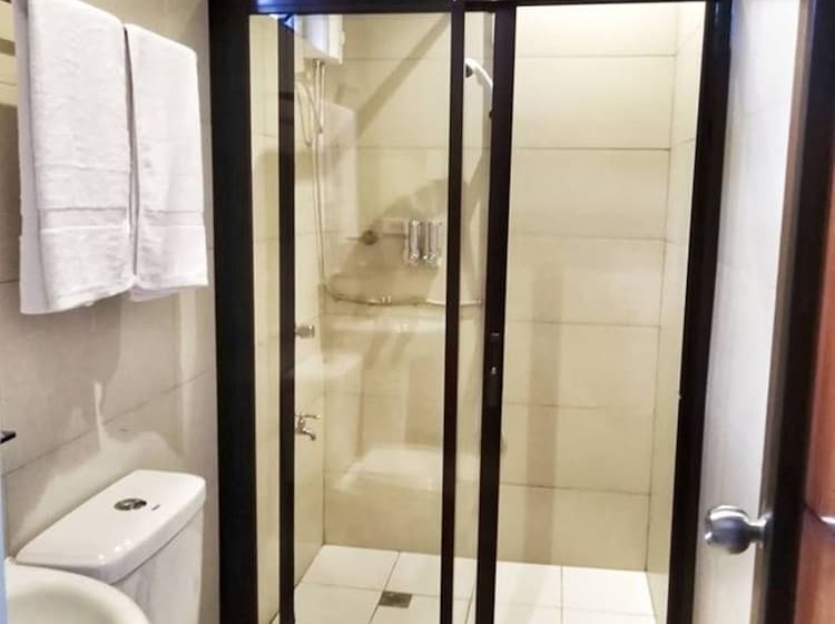 בית מלון כפרי Charms