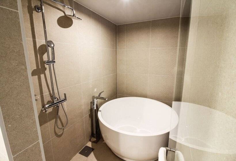 Hotel Golden Tulip Ever Yongin