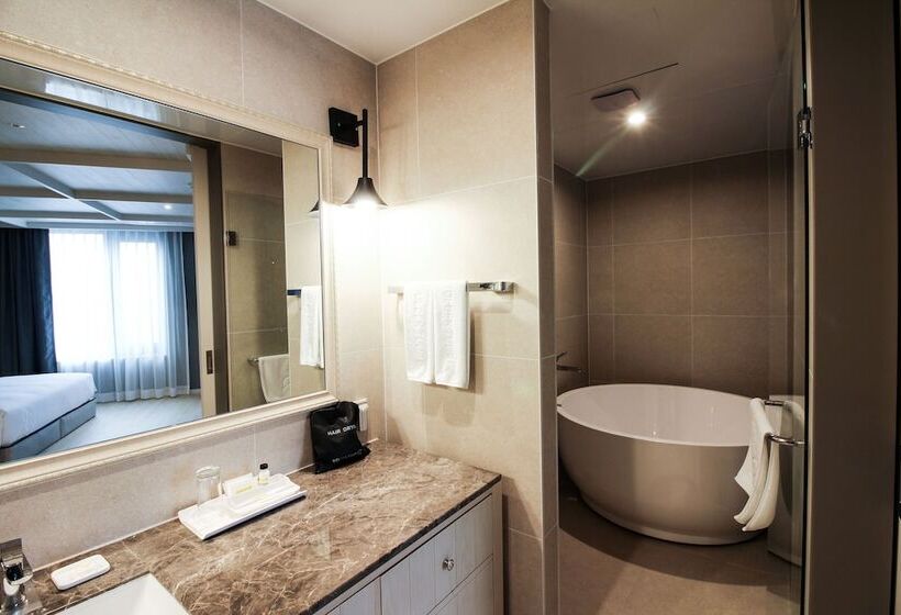 Hotel Golden Tulip Ever Yongin