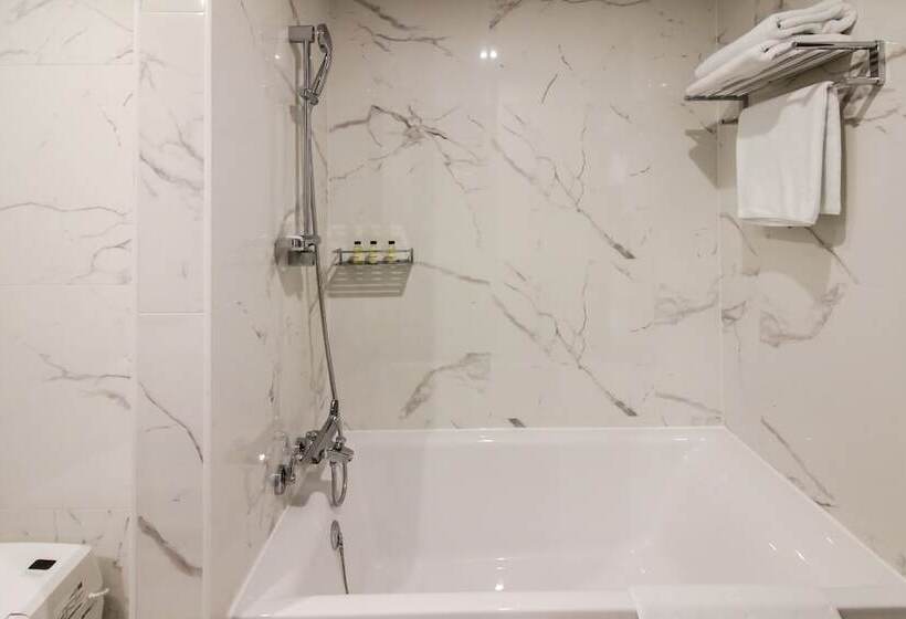 Hotel Golden Tulip Ever Yongin