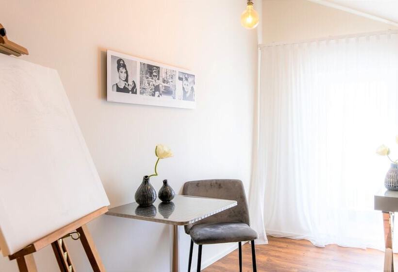 Отель Luxstay Bad Nauheim Self Check In