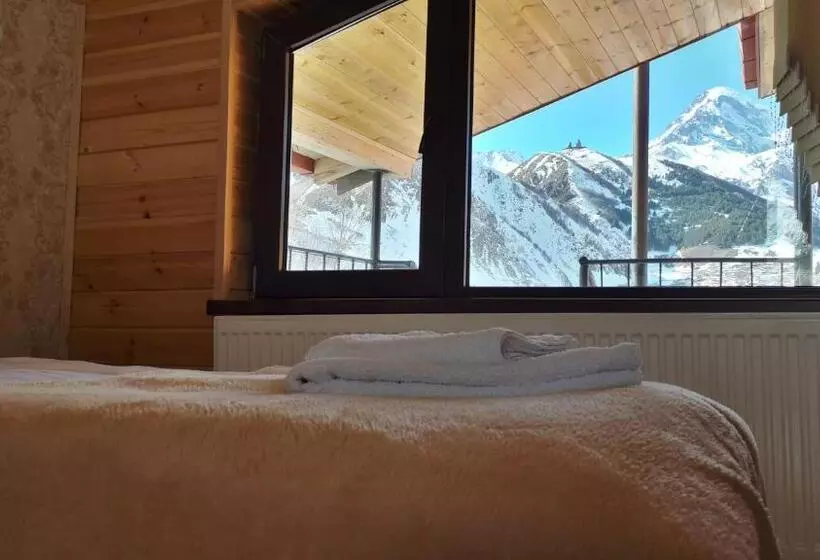 پانسیون Four Season In Kazbegi