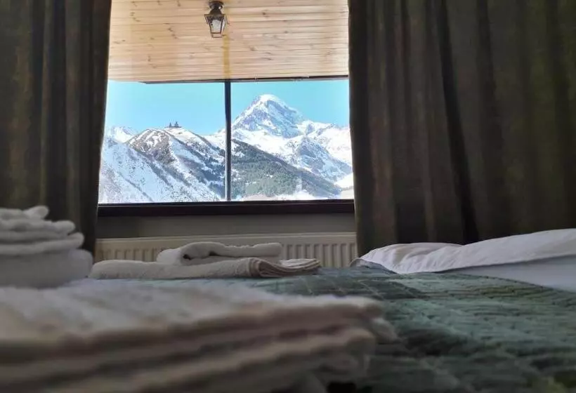 پانسیون Four Season In Kazbegi