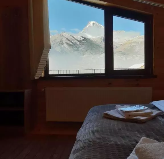 پانسیون Four Season In Kazbegi