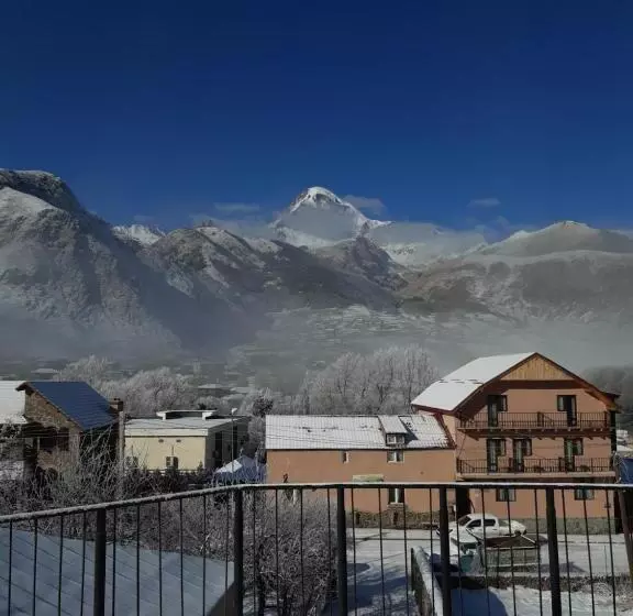 پانسیون Four Season In Kazbegi