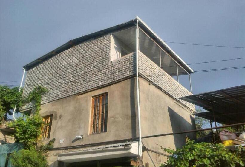 پانسیون Georgian Hosts Tbilisi