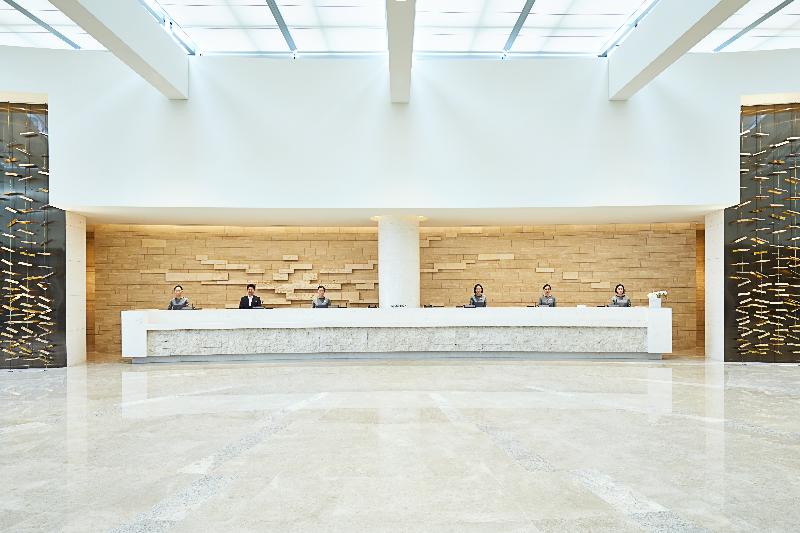 Hotel Landing Jeju Shinhwa World