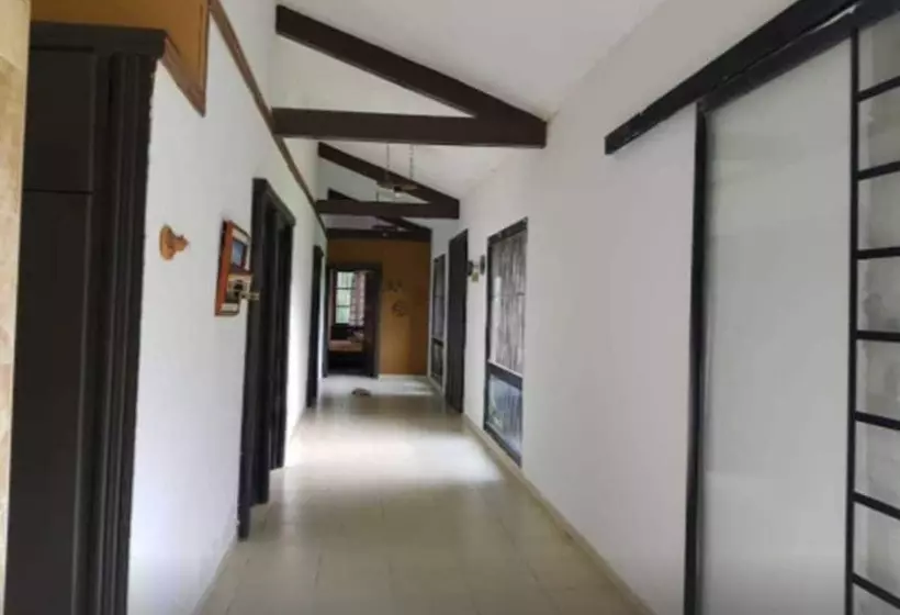 هاستل Hostal Restaurante Gulas