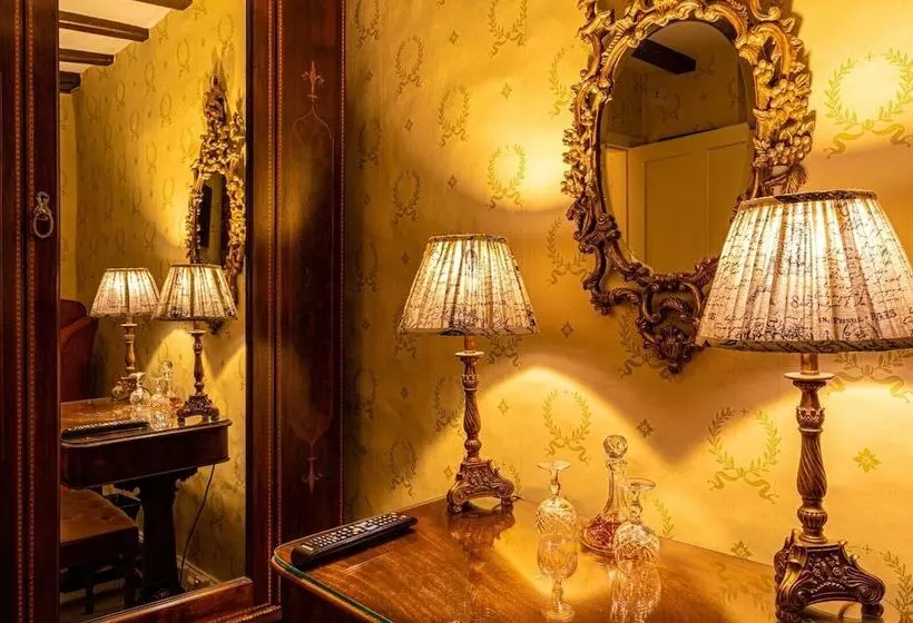 Aamiaismajoitus (B&B) Russell House