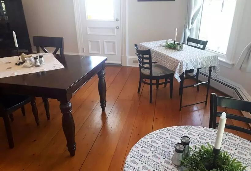 Hillside Landing B&b