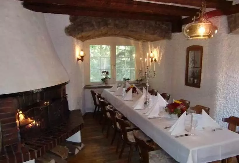 Hotelli Garni Burg Waldenstein