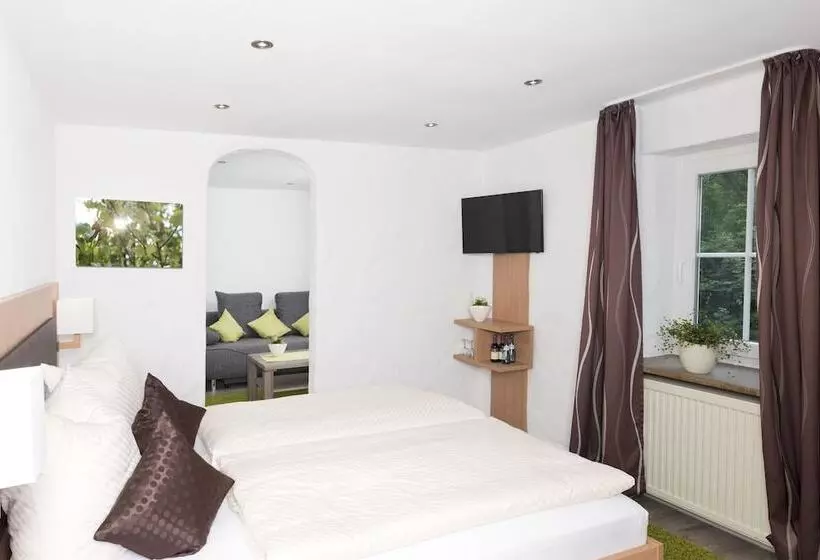 Hotelli Garni Burg Waldenstein