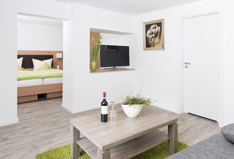 ホテル Garni Burg Waldenstein