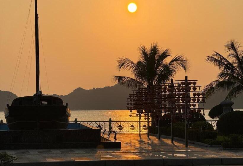 هتل Phoenix Flower