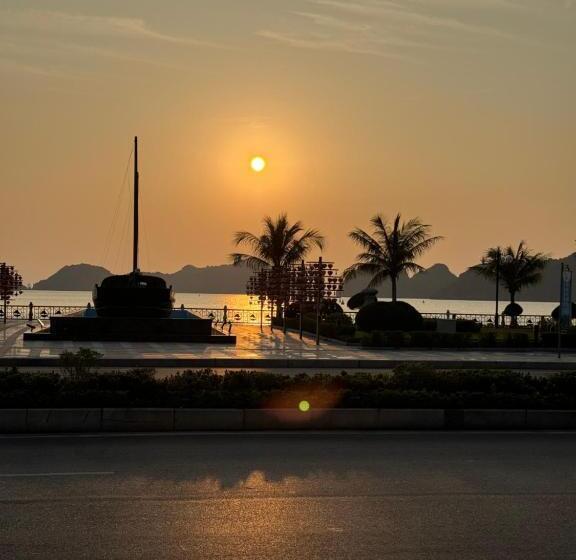 هتل Phoenix Flower