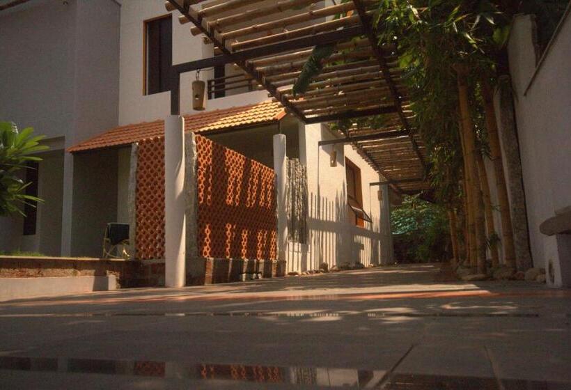 فندق Thanal Beach Resort