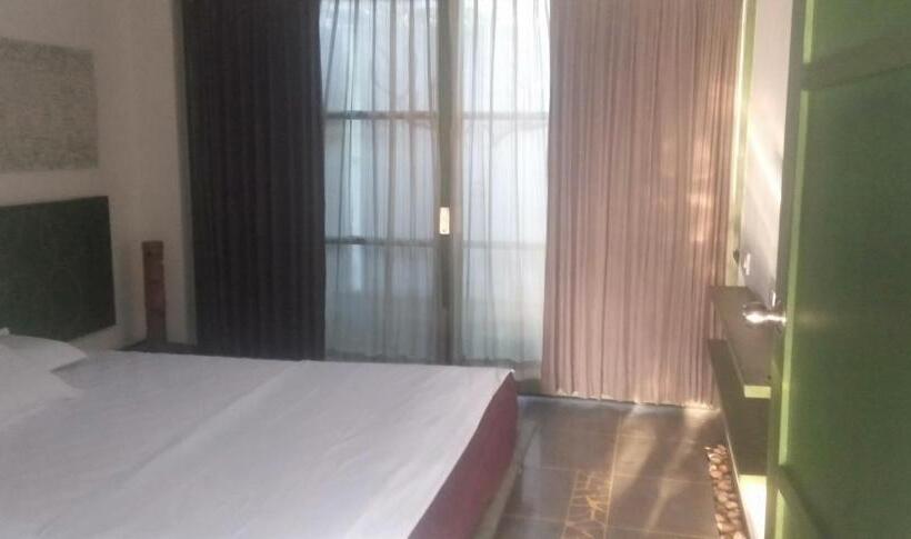 فندق Thanal Beach Resort