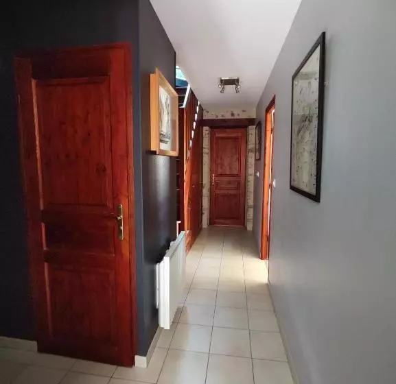 Aamiaismajoitus (B&B) La Hautée Des Francs