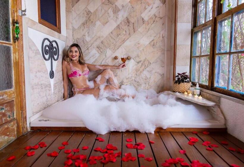 تختخواب و صبحانه Mansion Aline